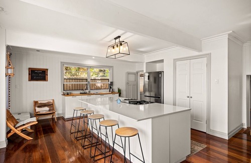 Clontarf House | 5-Bed Beachfront Bells Beach Bungalow, Lovely View