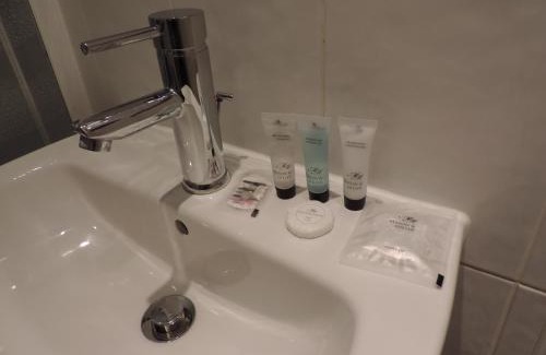 Camberley House | 5 Bed Camberley Airport Accommodation