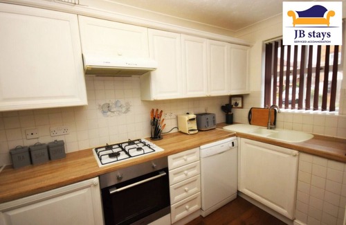 Lavender Fields House | ✪ 5 Bed House ✪ LEISURE/BUSINESS ✓ Free Parking