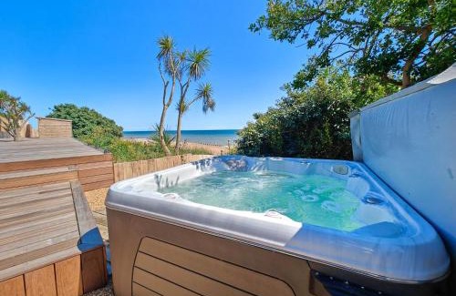 Cooden House | 5 Bed in Bexhill-on-Sea oc-c32704