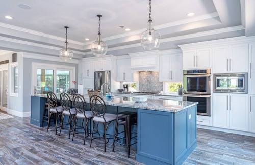 Bald Eagle West House | 5 Bed Sea Pines- Sleeps 17- Steps to Beach Access - Screened Pool, EV Charger