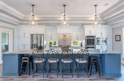 Bald Eagle West House | 5 Bed Sea Pines- Sleeps 17- Steps to Beach Access - Screened Pool, EV Charger