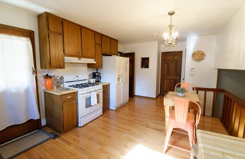 East Cobb House | 5 Bedroom 2.5 Bath Home In East Cobb and minutes to Truist Park and the Battery