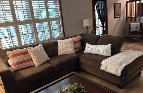 East Cobb House | 5 Bedroom 2.5 Bath Home In East Cobb and minutes to Truist Park and the Battery