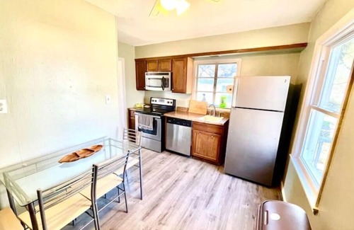 Northeast South Bend House | 5 bedroom 2 bathroom house, Walk to Notre Dame, safe area