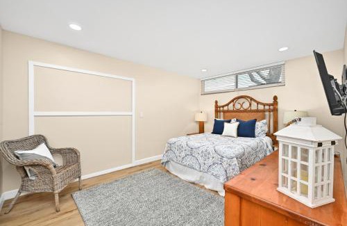 West Newport House | 5 Bedroom 4 Bath Duplex with Parking on 46th St!