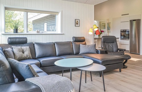 Ho House | 5 bedroom amazing home in Blåvand