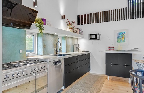 Vibæk Strand House | 5 bedroom awesome home in Ebeltoft