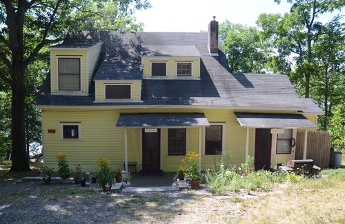 Burdett Cottage | 5-bedroom charming cottage in Burdett with private beach and beautiful views