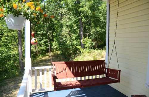 Burdett Cottage | 5-bedroom charming cottage in Burdett with private beach and beautiful views