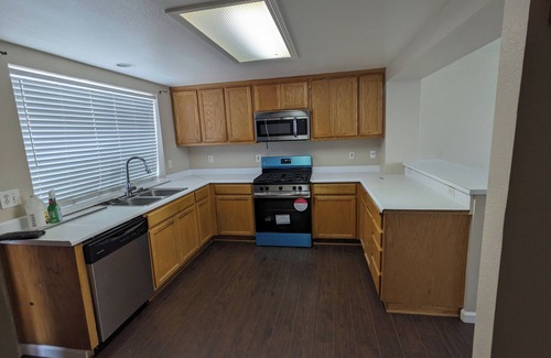 Vallejo Condo | 5-bedroom Condo in Vallejo. Visit Wine Country after work.