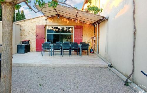 Piolenc House | 5 Bedroom Cozy Home In Piolenc