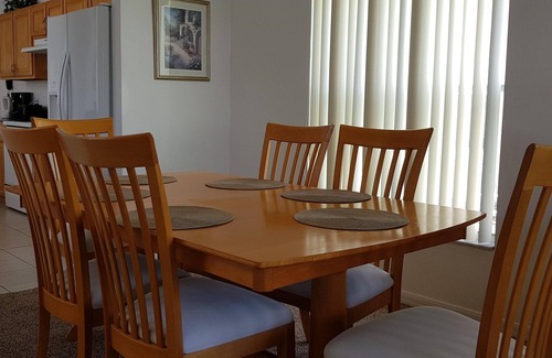 West Haven Villa | 5 Bedroom family home in gated community, near Disney.