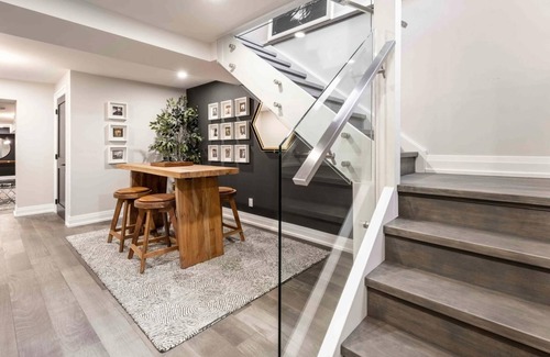 Queenston House | 5 Bedroom House on Water