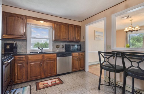 Eastward Look House | 5 Bedroom Home in Eastward Look with Central Air - Walk to Scarborough Beach!