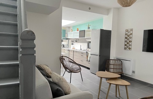 Roubaix House | 5-bedroom house close to all amenities
