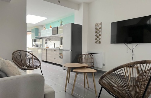 Roubaix House | 5-bedroom house close to all amenities