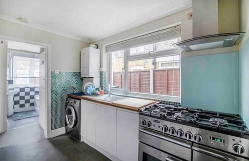 Chapel End House | 5 BEDROOM HOUSE IN WALTHAMSTOW E17