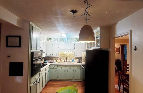 Athens House | 5 bedroom house in1 acre wooded plot in beautiful West Athens neighborhood.