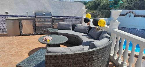 Zagra House | 5 Bedroom House, Private Pool & Outside Kitchen