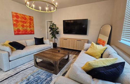 Millville House | 5-bedroom house with beach shuttle and community amenities