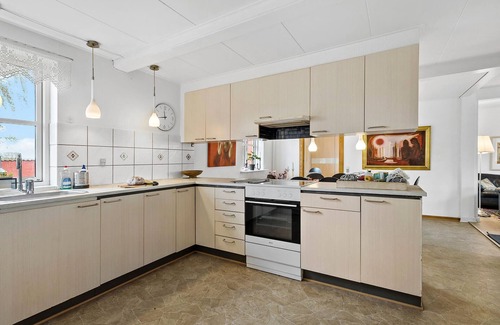 Pedersker House | 5 bedroom lovely home in Aakirkeby