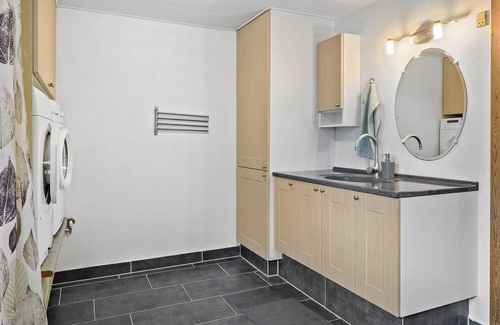 Pedersker House | 5 bedroom lovely home in Aakirkeby
