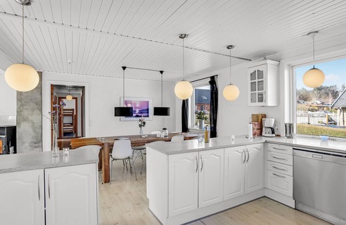 Sandkaas House | 5 bedroom lovely home in Allinge