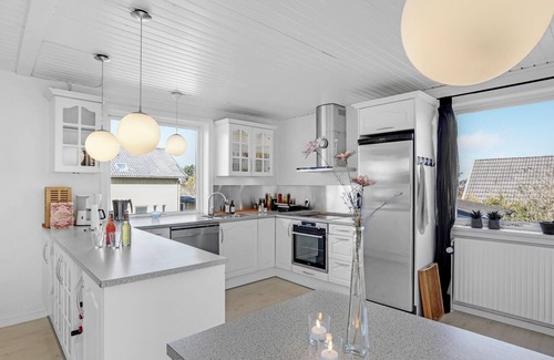 Sandkaas House | 5 bedroom lovely home in Allinge