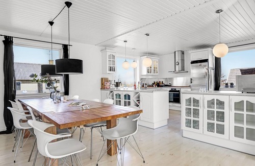 Sandkaas House | 5 bedroom lovely home in Allinge