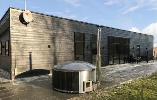 Fjellerup Strand House | 5 Bedroom Nice Home In Glesborg