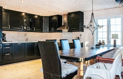Brekke House | 5 bedroom nice home in Matredal
