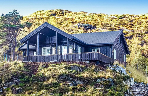 Brekke House | 5 bedroom nice home in Matredal