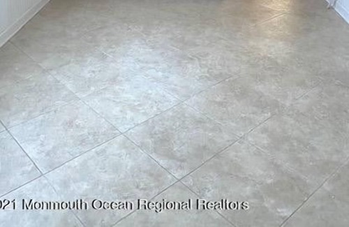 West Long Branch Apartment | 5 Bedroom Single family 139604 by Houzlet