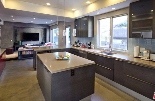 Malibu Apartment | 5 Bedroom Single family L-79578 by Houzlet