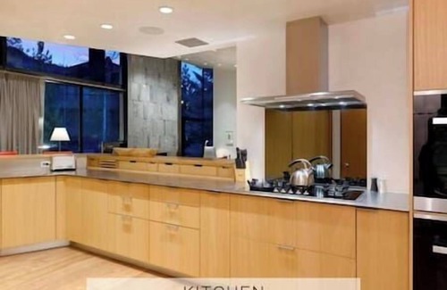 Aspen House | 5 Bedroom Ski Mansion, Aspen 'core, Fireplace