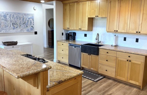 Park City House | 5 Bedroom Ski Retreat within walking distance of Canyons Cabriolet
