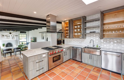 Taos House | 5 Bedroom Taos Luxury Hacienda - Close to Taos Ski Valley - Book now!