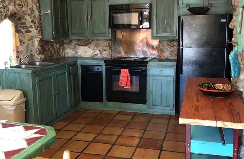 Concan House | 5-bedroom vacation home just steps from the Frio River