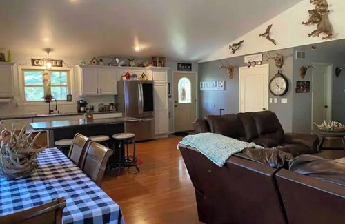 Wisconsin Dells House | 5 Bedroom Wooded Paradise (mins from wi dells)