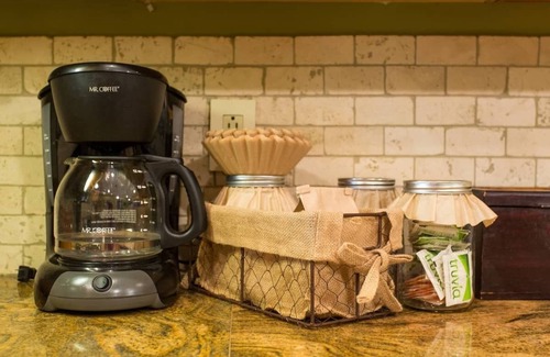 Wrigleyville Apartment | 5 Bedroom Wrigleyville experience right by stadium