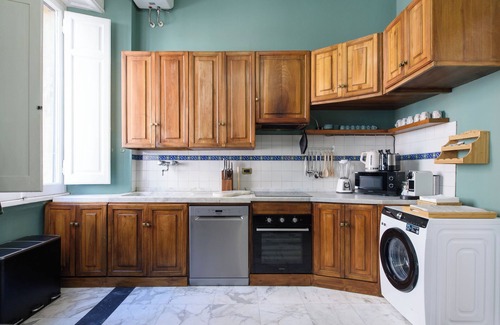 Monti Apartment | [5 Bedrooms, 3 bathrooms] Historic residence in Coliseum