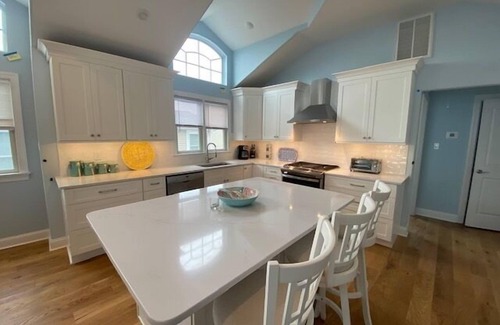 Townsend's Inlet House | 5 Bedrooms, Bonus Room with Elevator Townhouse!