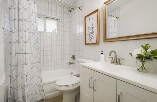 Allendale Area House | 5-Bedrooms! Stylish and Modern Home, Pets Welcome!