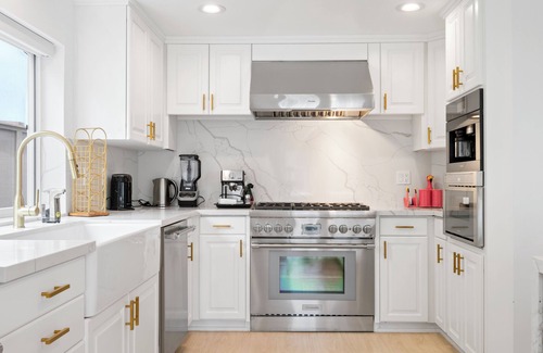 Hollywood Beach House | 5 beds 4 Bedroom 5 bath New Seaside Oasis pool/ping pong table