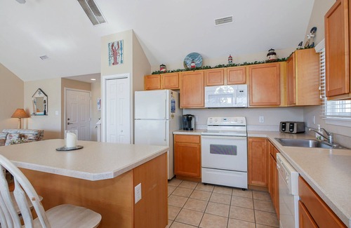 North End House | 5⭐️ “BEST TIME OF the YEAR AVAILABLE!” OCT 3rd-5th wkend! 1 BLOCK TO BEACH!