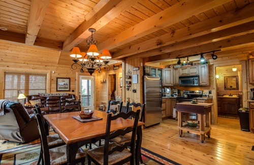 Rutherfordton Cabin | 5 BR Log Home - 5 Min/2.7miles to TIEC - with a Hot Tub on 18 acres "Creekside"