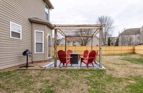 Spring Hill House | 5-BR Near Peter Jenkins Trail