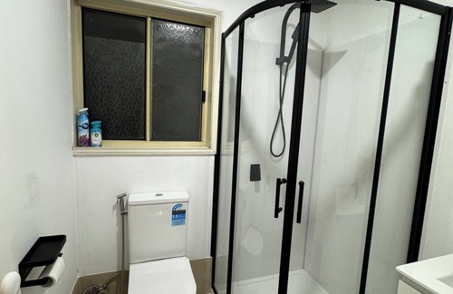 Bundoora House | 5 Ensuite Bedrooms for Ultimate Comfort with Every Convenience-Bundoora
