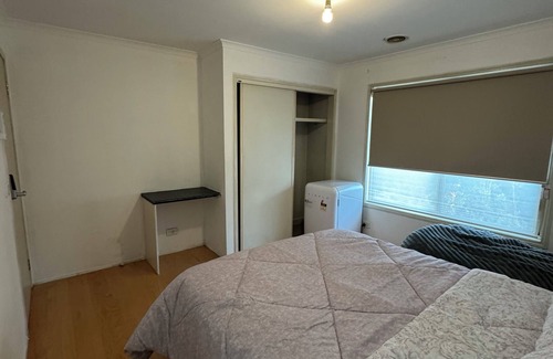 Bundoora House | 5 Ensuite Bedrooms for Ultimate Comfort with Every Convenience-Bundoora